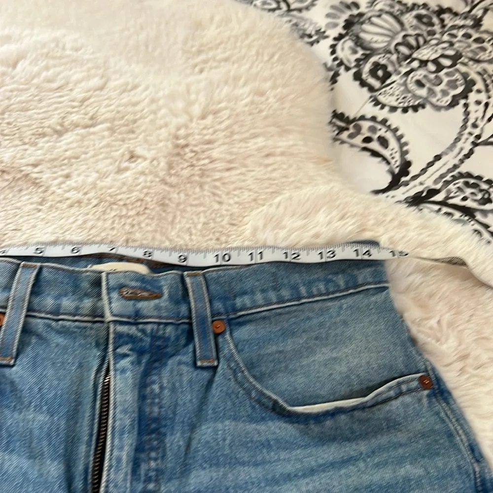 Madewell Light Blue Ankle Crop Jeans - Picture 5 of 9